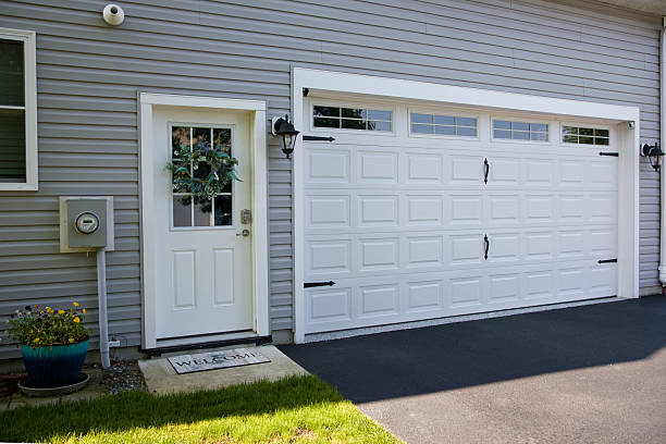 24/7 Emergency Garage Door Panel Replacement experts in Yardville, NJ